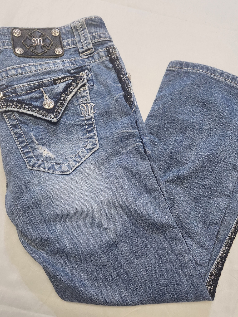 Women's Miss Me Boyfriend Capri JB5660P3 Embellished Distressed Capris - Size 27